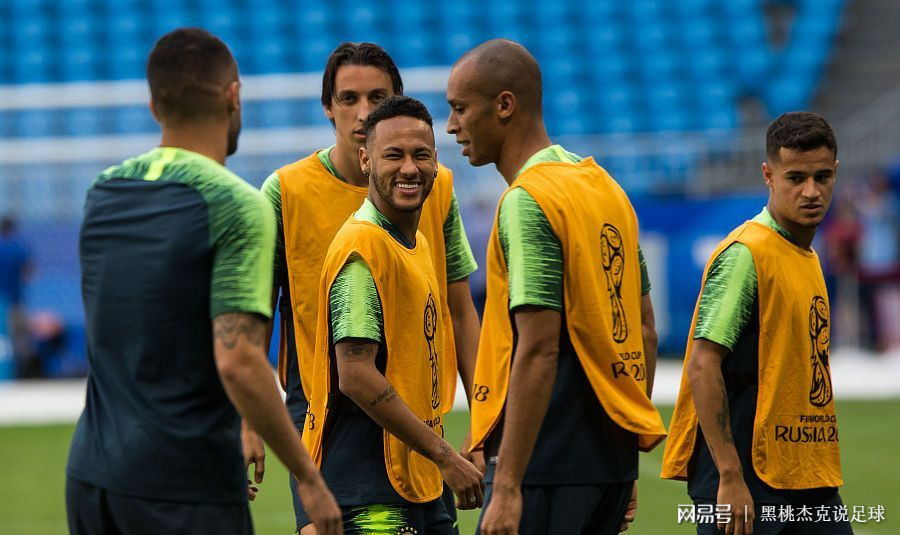 包含比利时队遭遇困境，晋级形势不明的词条