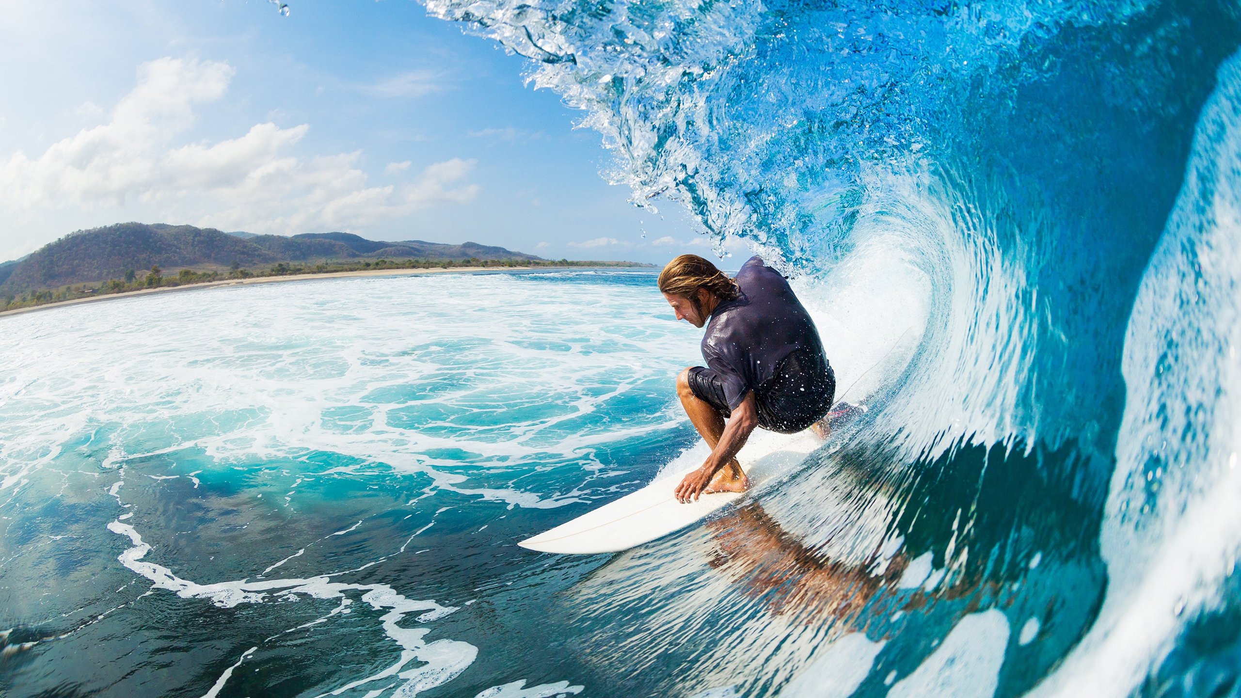 绿茵场上的双重奏，从巴拉圭的绝境反击到范戴克的德比统治
