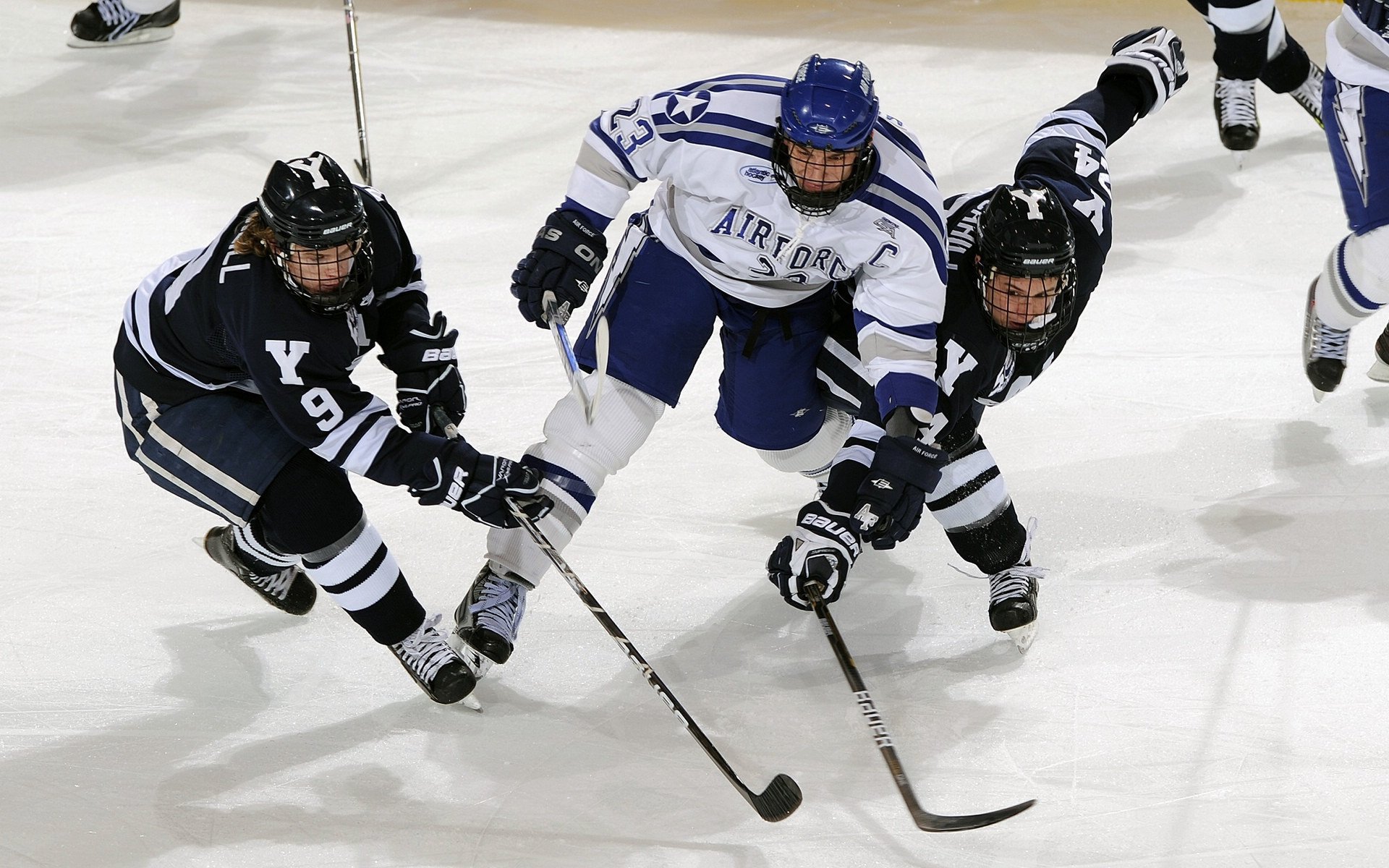 欧文加时赛封神！湖人鏖战力克上海，关键先生一锤定音
