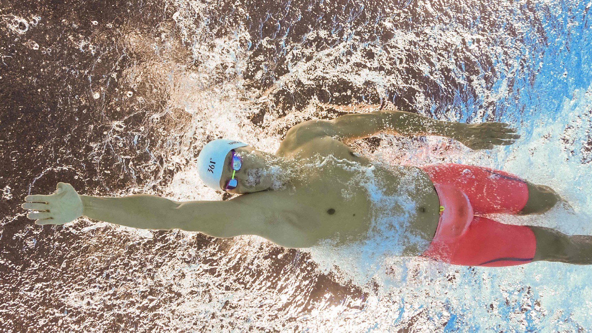 鏖战法兰西，梁靖崑领衔破英伦，绿茵之外的东方力量